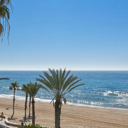 Oceanfront דירה *
